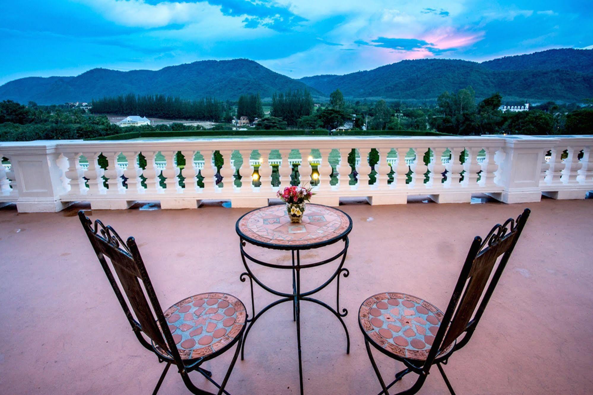Chateau De Khaoyai Hotel & Resort Pak Chong Dış mekan fotoğraf